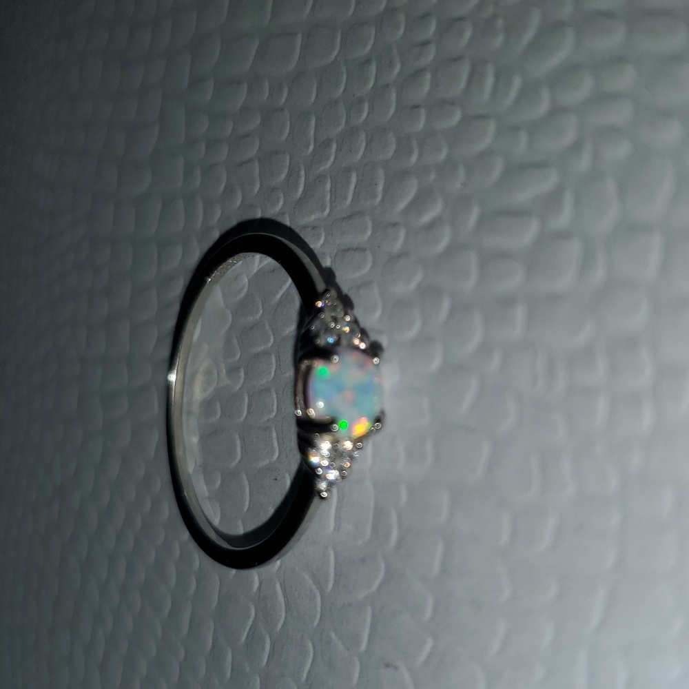 925 SOLID STERLING SILVER WHITE OPAL & CUBIC ZIRCONIA CLUSTER RING 8 9 - Picture 3 of 6